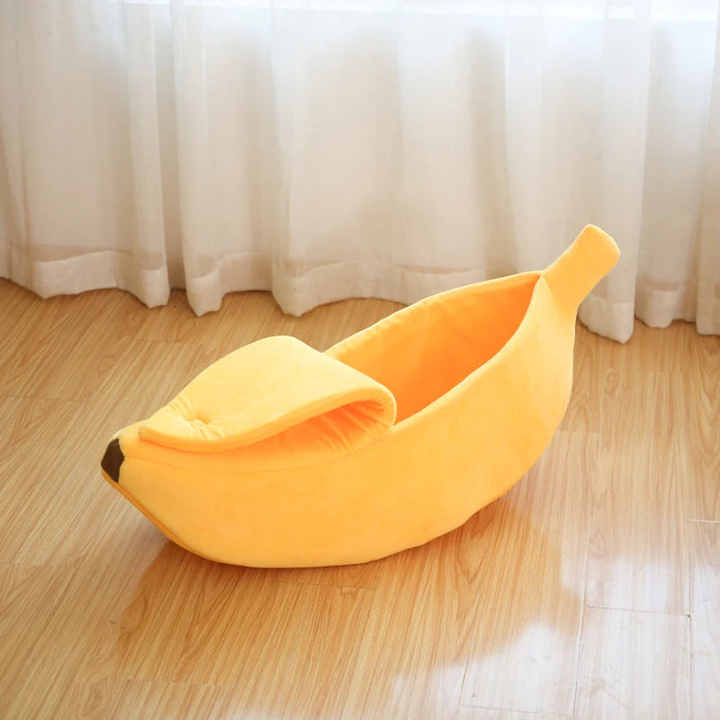 Cute Banana Dog Sleeping Bag – Warm & Funny Bed for Small pets