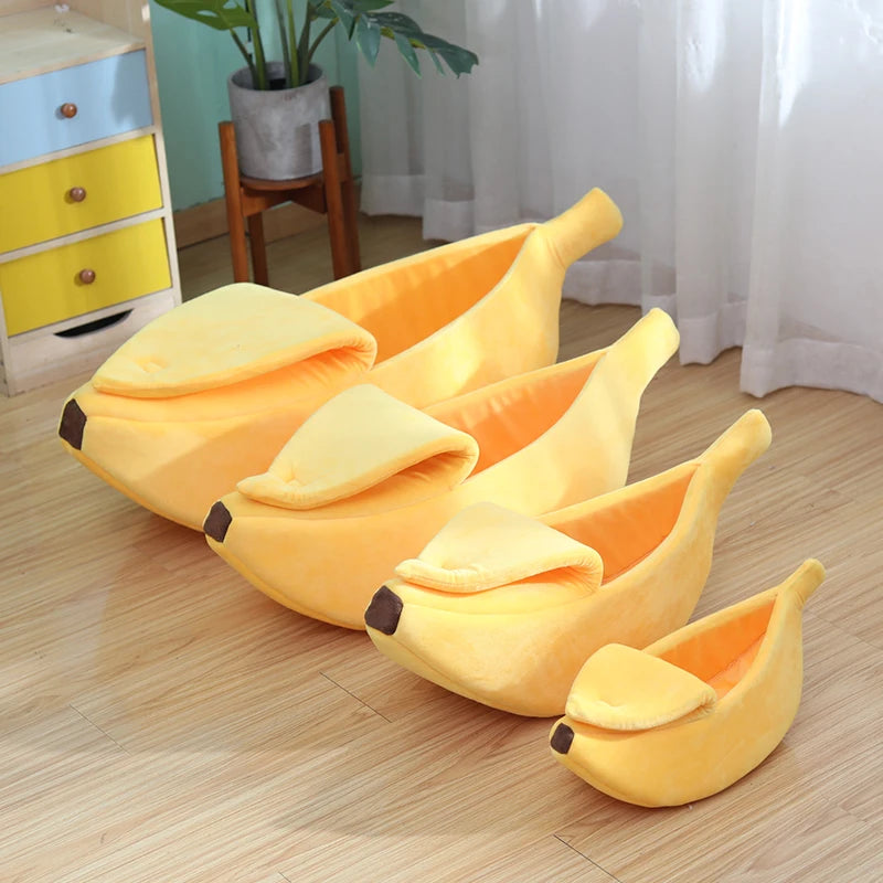 Cute Banana Dog Sleeping Bag – Warm & Funny Bed for Small pets