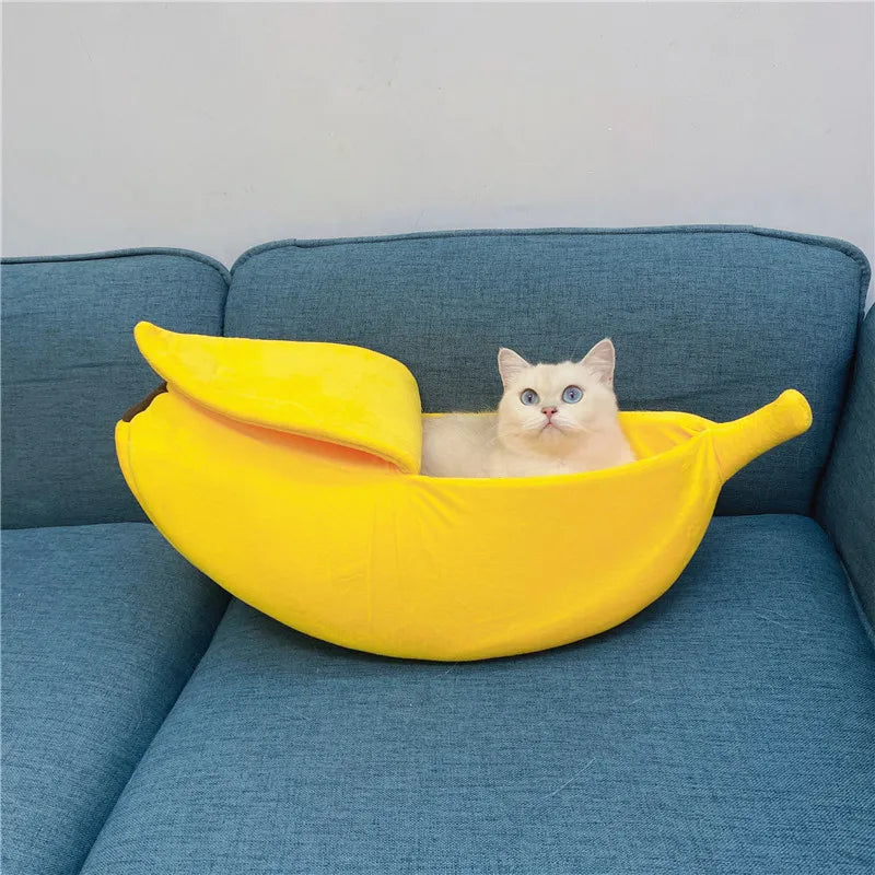Cute Banana Dog Sleeping Bag – Warm & Funny Bed for Small pets
